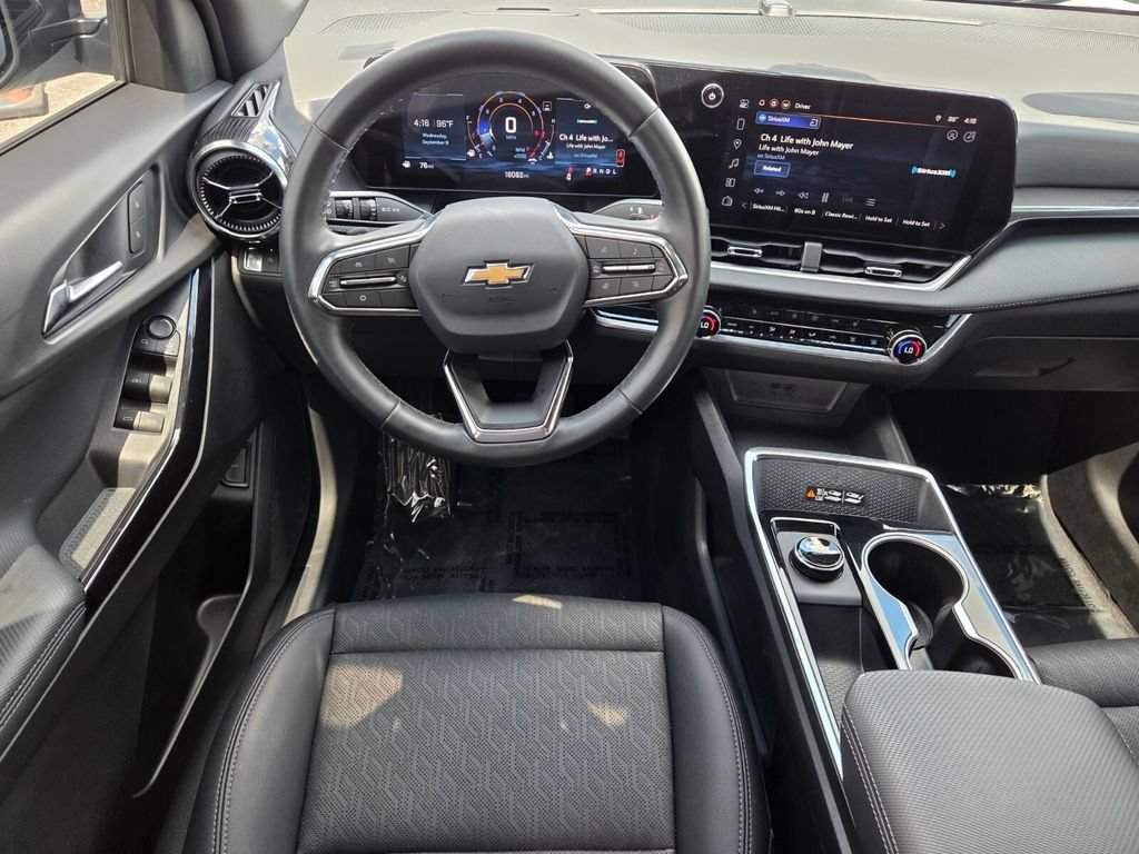 Used 2026 Chevrolet Equinox LT w/ Convenience Package II FWD image 9