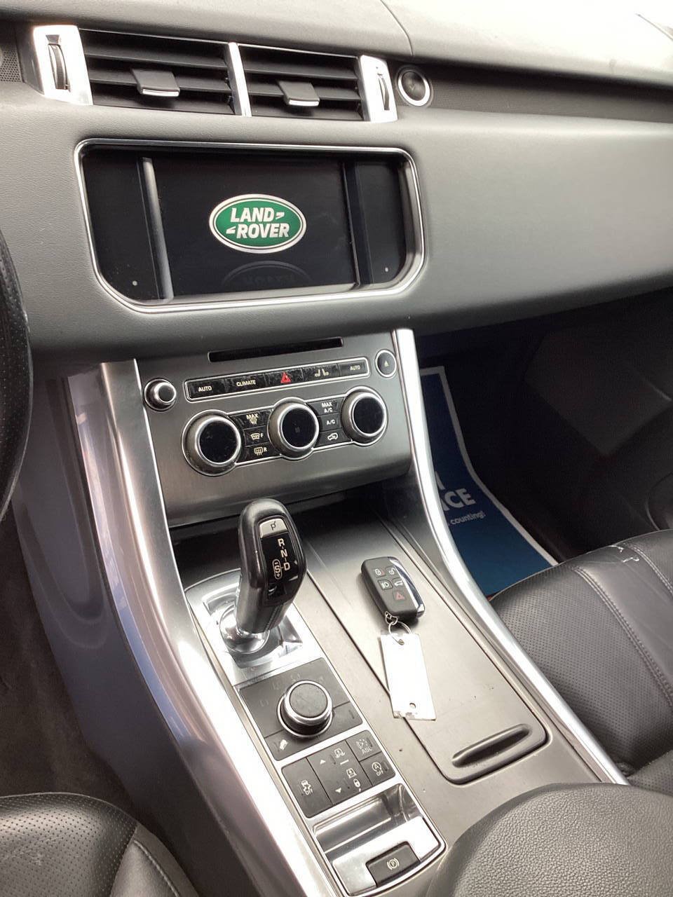Used 2015 Land Rover Range Rover Sport SE AWD/4WD image 19