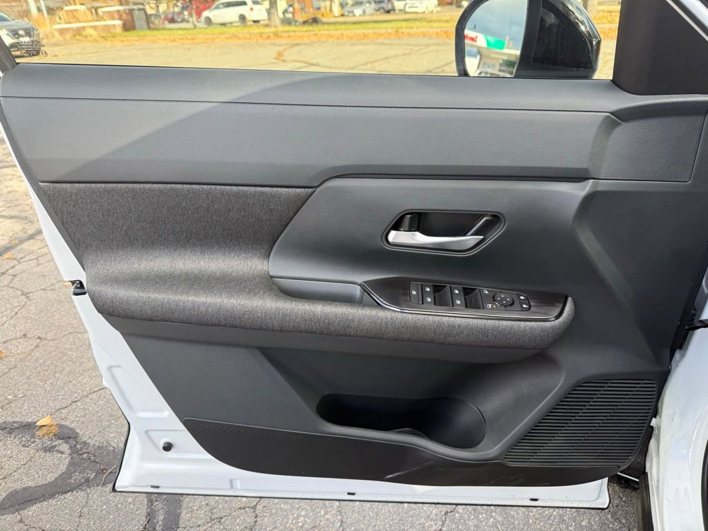 New 2026 Nissan Kicks SV w/ Illumination Package image 11