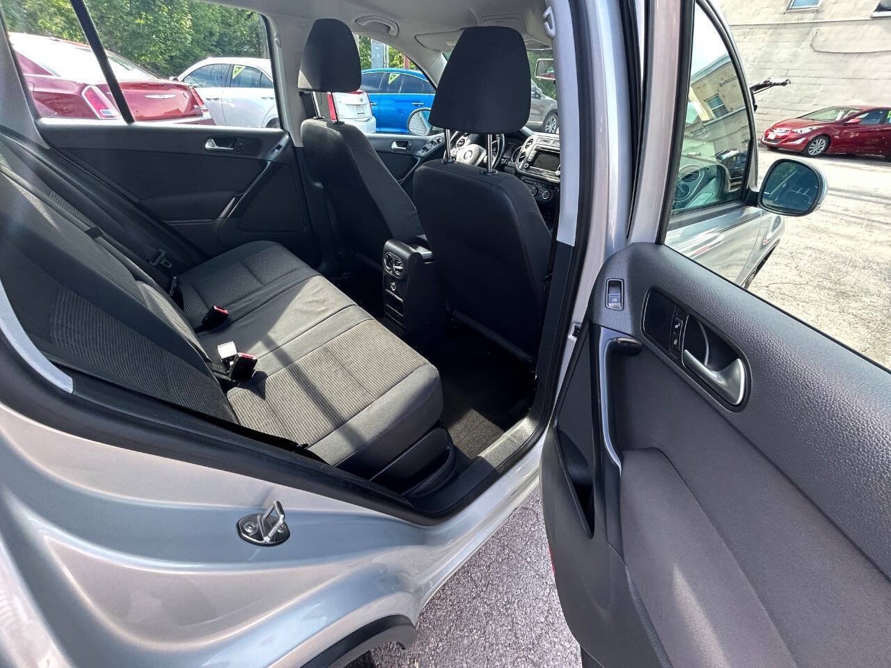 Used 2015 Volkswagen Tiguan S FWD image 8