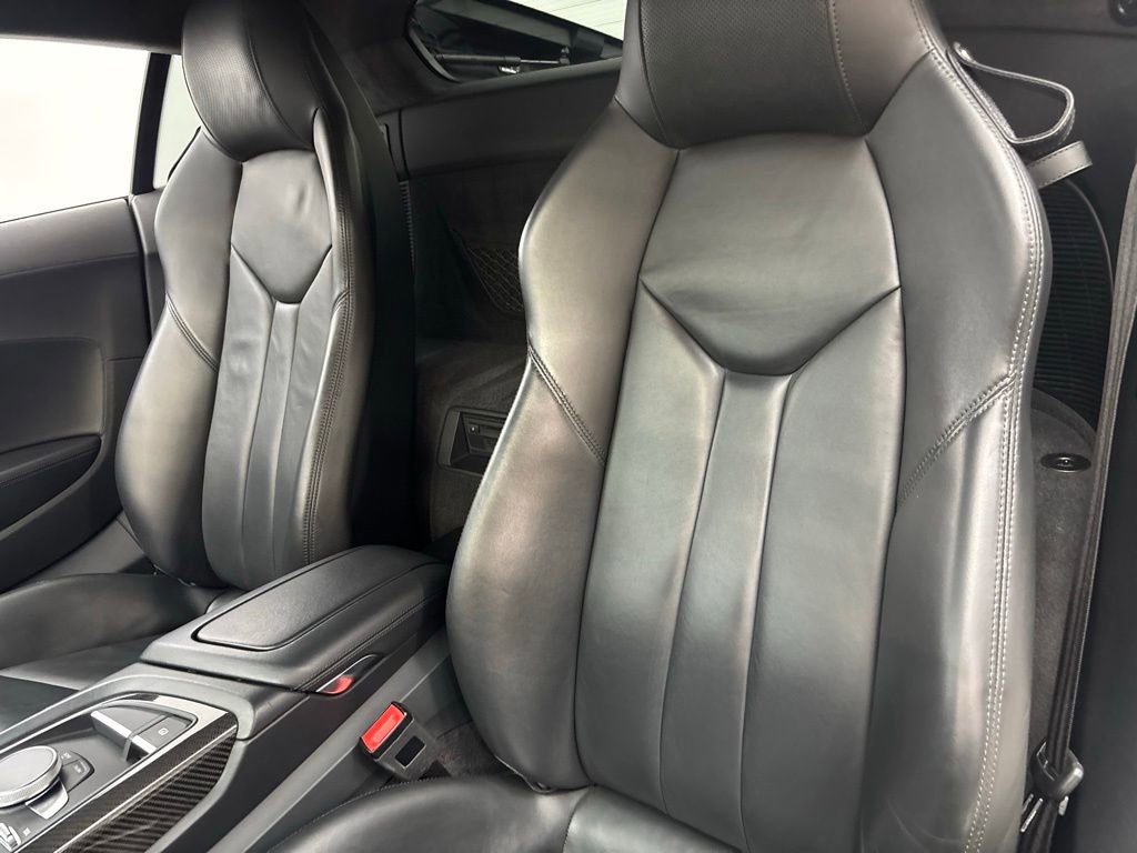 Used 2018 Audi R8 V10 w/ Premium Package image 46