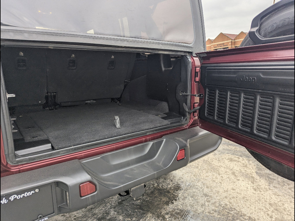 Used 2021 Jeep Wrangler Unlimited Sahara AWD/4WD image 20