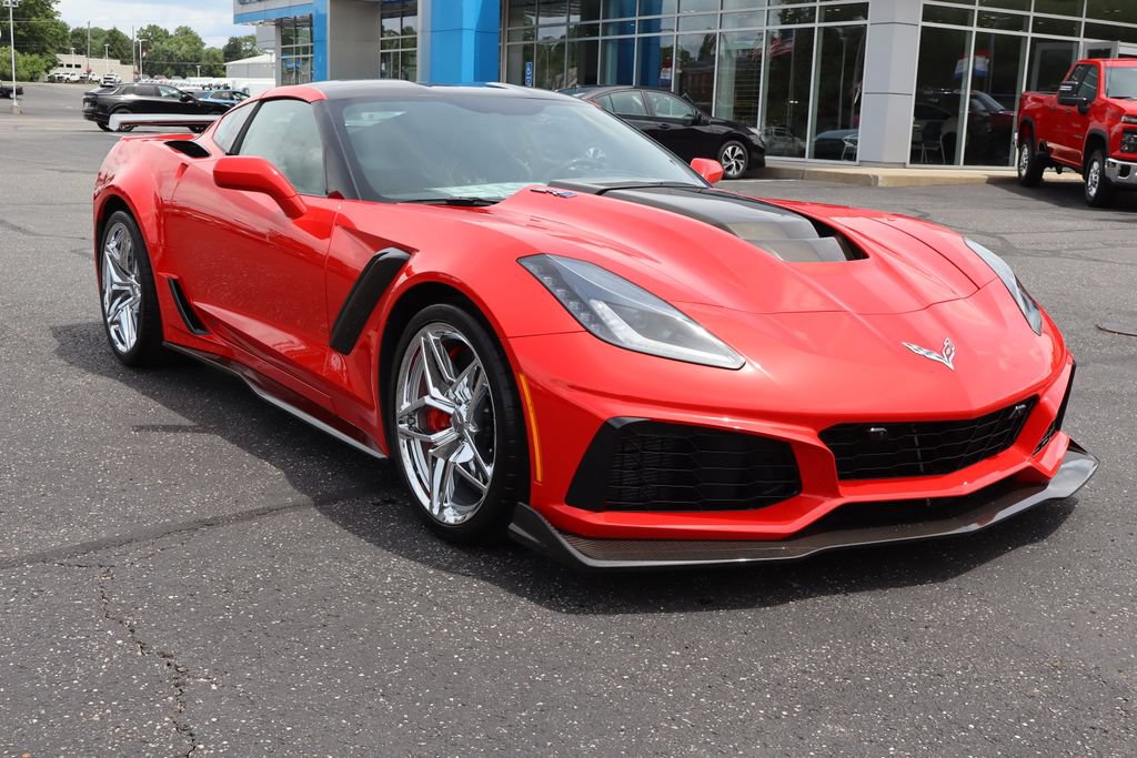 Used 2019 Chevrolet Corvette ZR1 RWD image 2