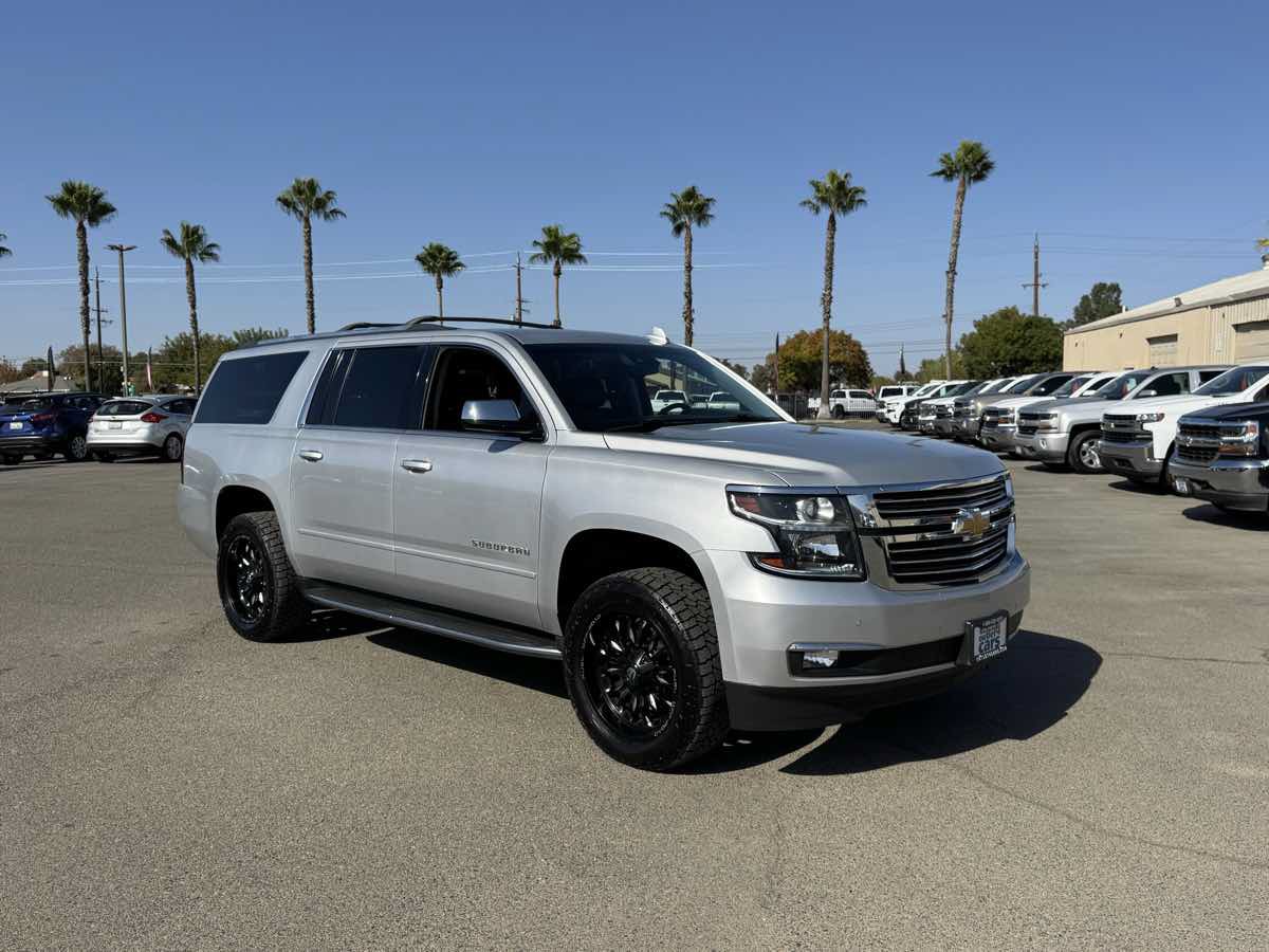 Used 2018 Chevrolet Suburban Premier AWD/4WD image 2