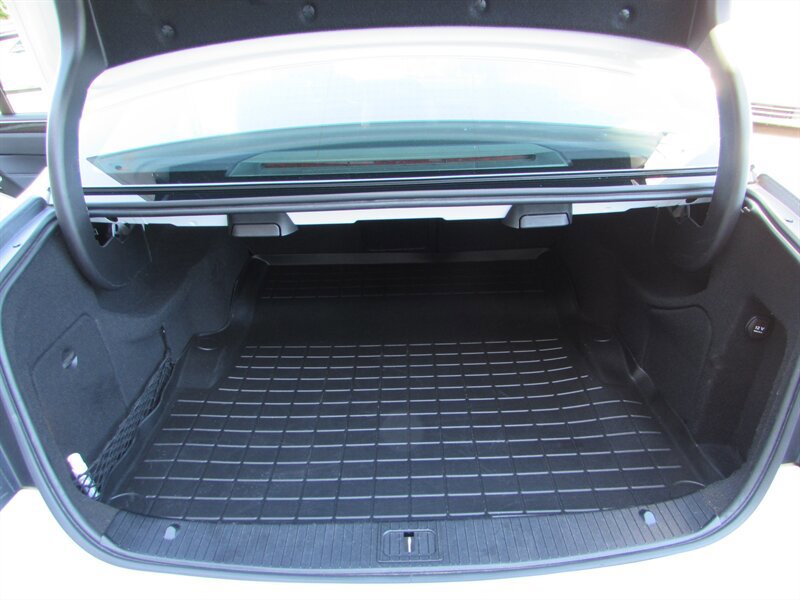 Used 2015 Mercedes-Benz E 350 Sedan image 24
