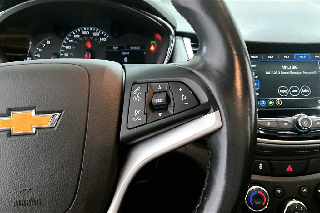 Used 2019 Chevrolet Trax LT w/ LT Convenience Package image 11