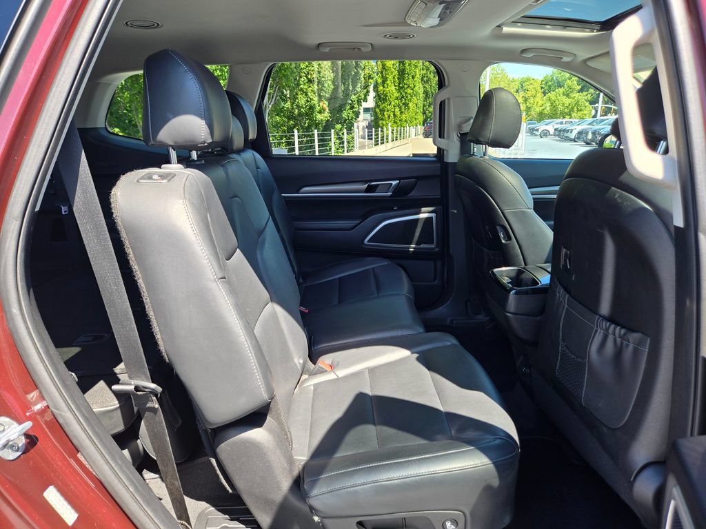 Used 2020 Kia Telluride S w/ S 8 Passenger Seating Package AWD/4WD image 12
