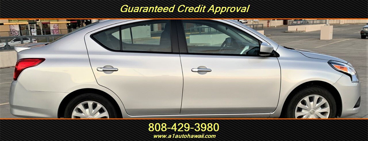 Used 2018 Nissan Versa SV FWD image 5