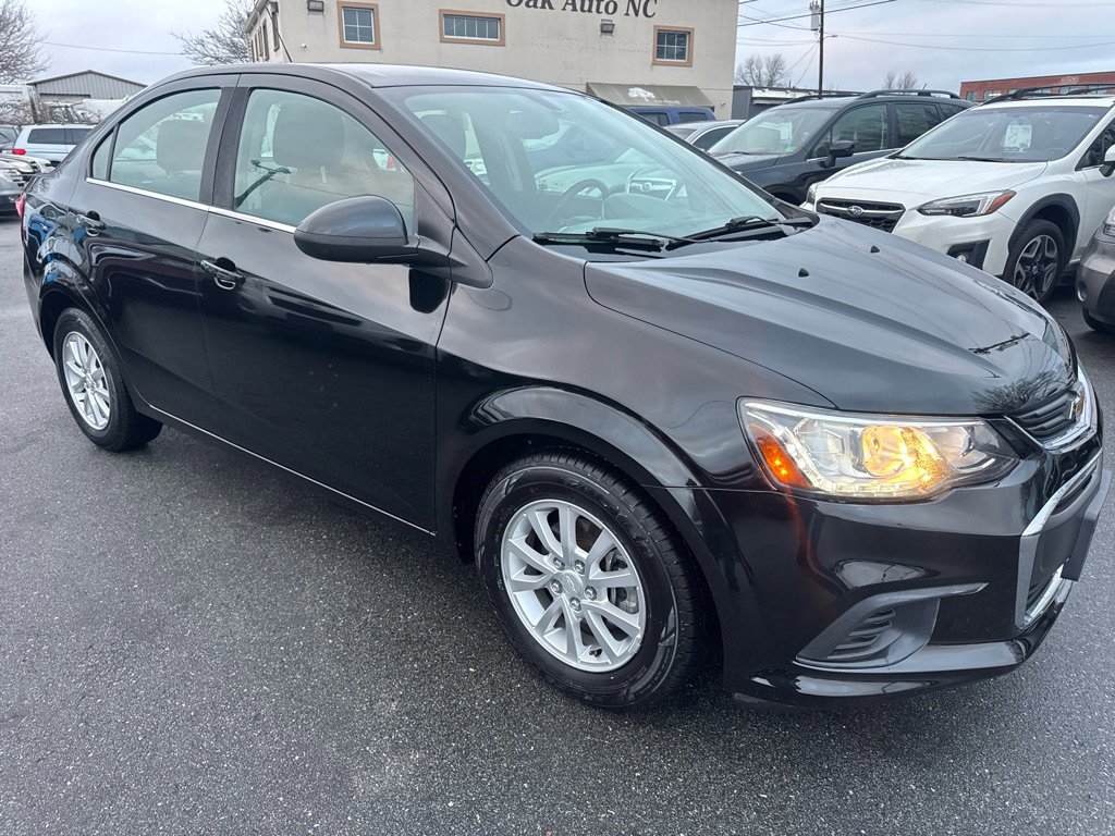 Used 2017 Chevrolet Sonic LT w/ Convenience Package image 7