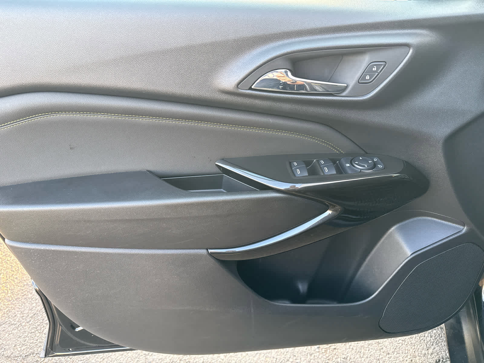 Used 2024 Chevrolet Trax ACTIV FWD image 9