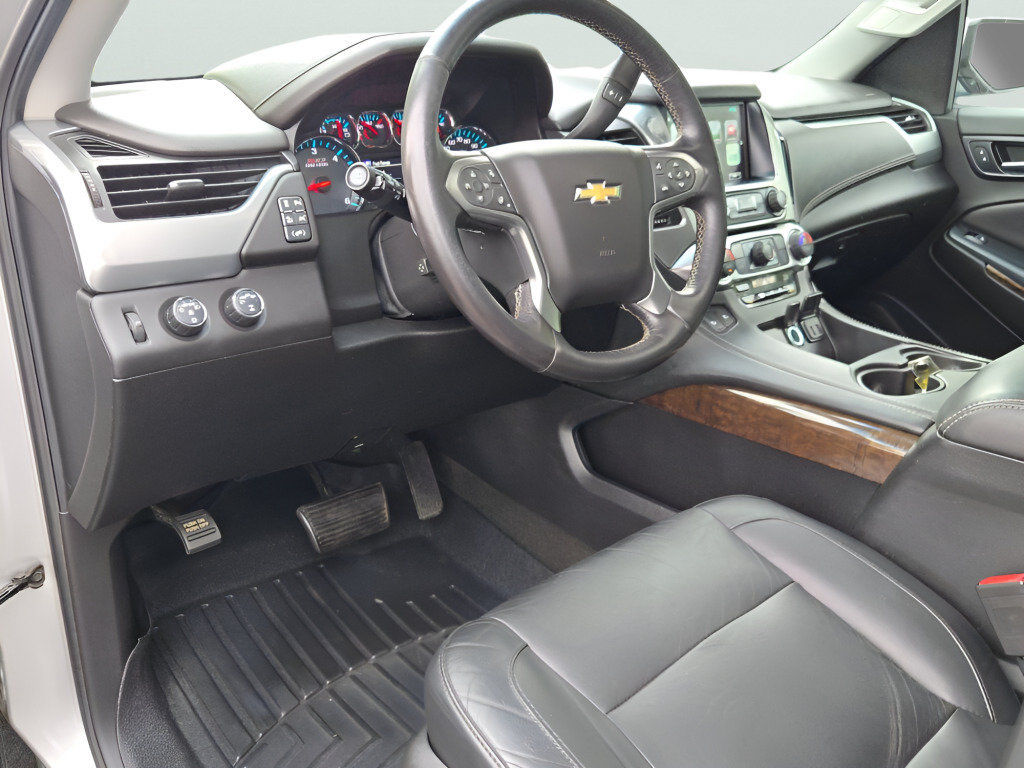 Used 2018 Chevrolet Suburban LT w/ Luxury Package AWD/4WD image 28