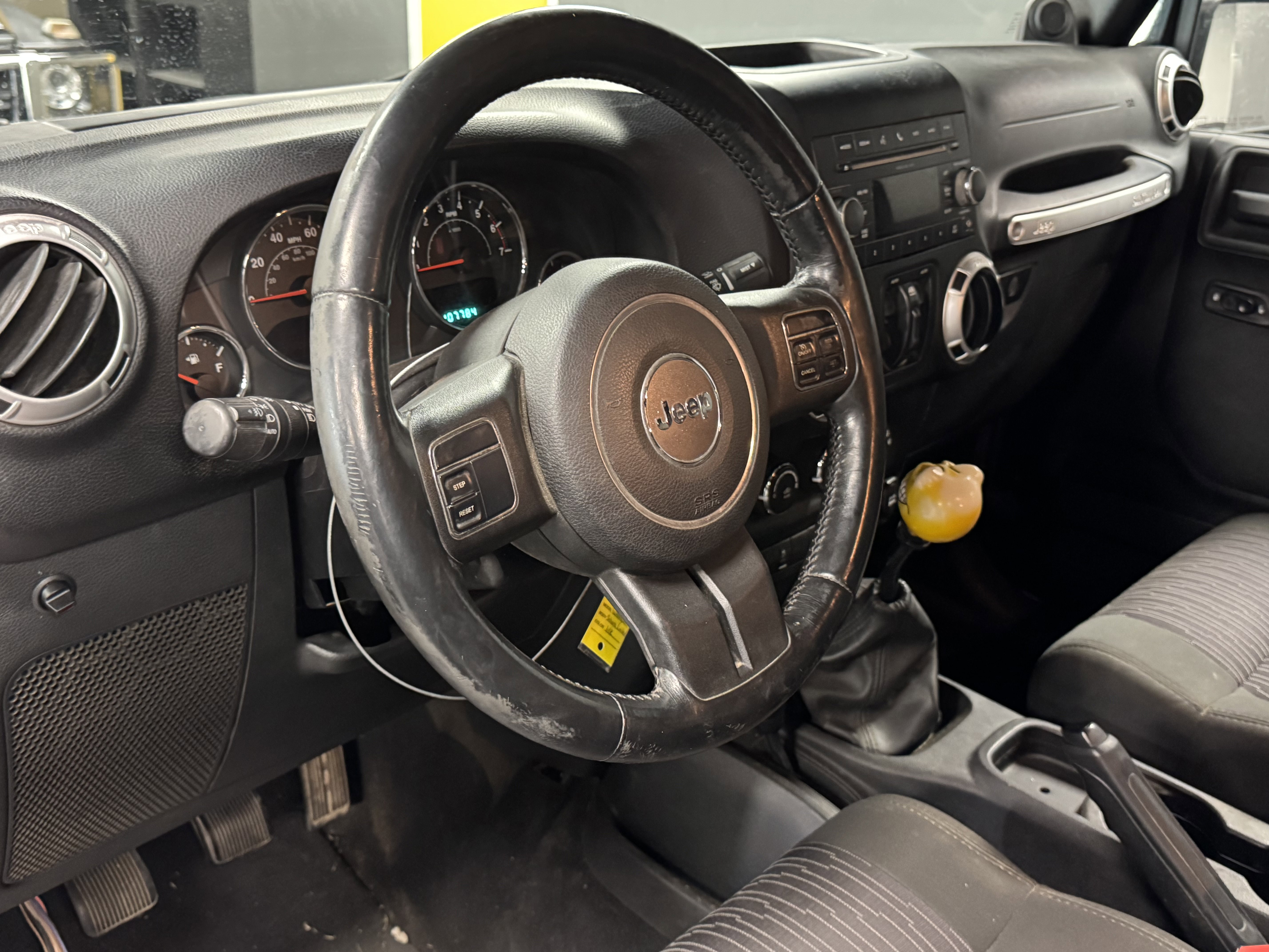 Used 2011 Jeep Wrangler Unlimited Sahara image 9