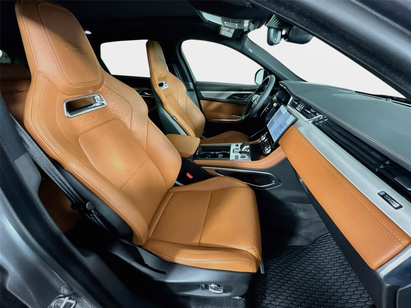 New 2026 Jaguar F-PACE R-Dynamic S AWD/4WD image 30