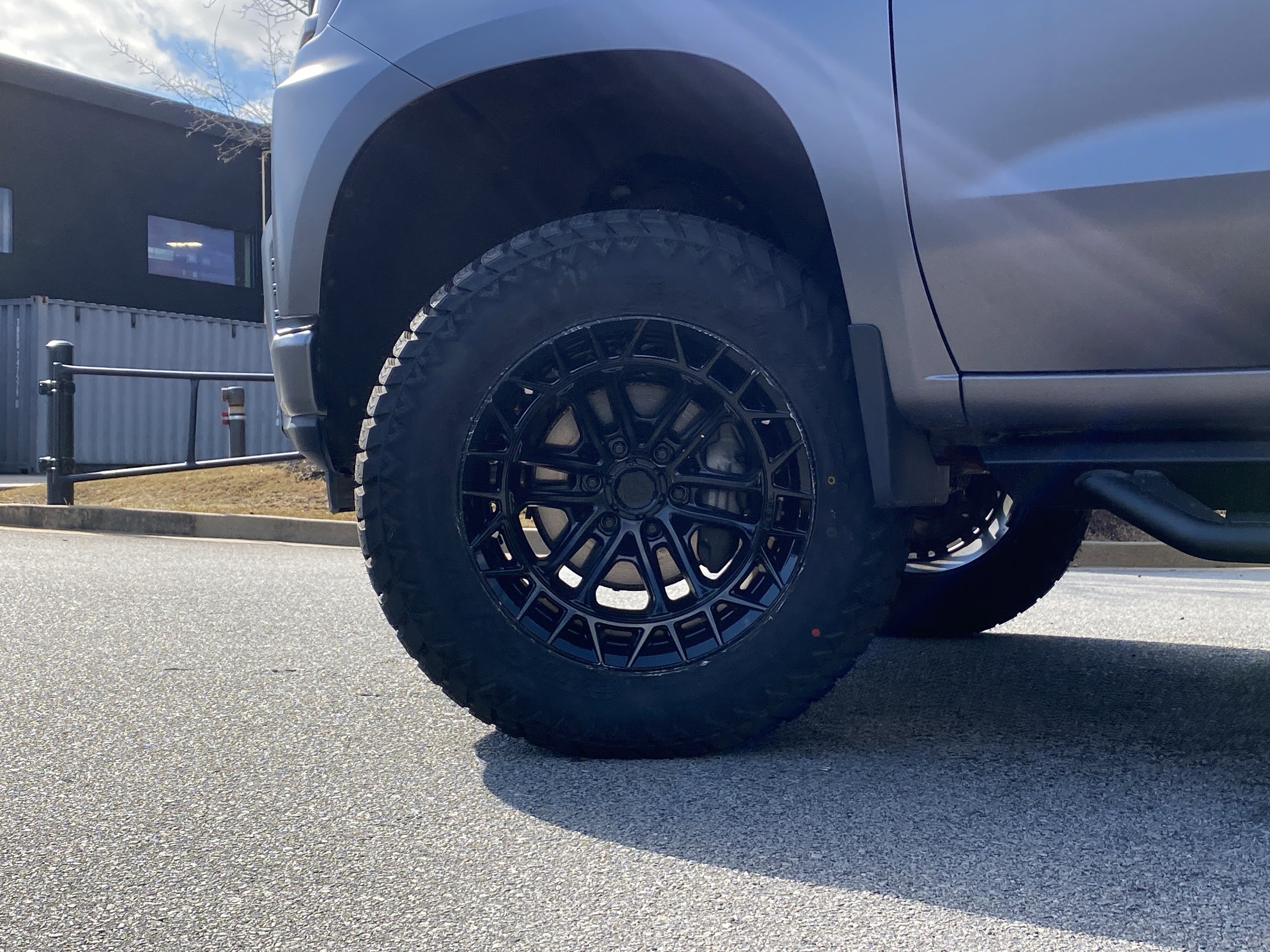 Used 2020 Chevrolet Silverado 1500 High Country w/ Technology Package image 17