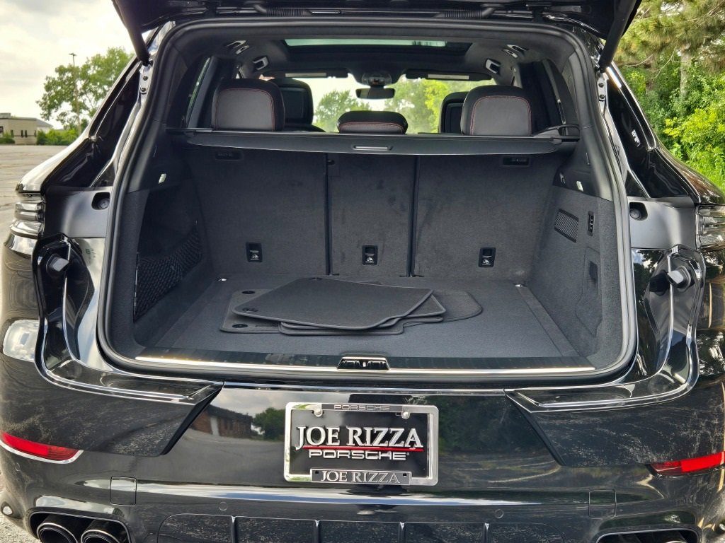 New 2025 Porsche Cayenne GTS image 15