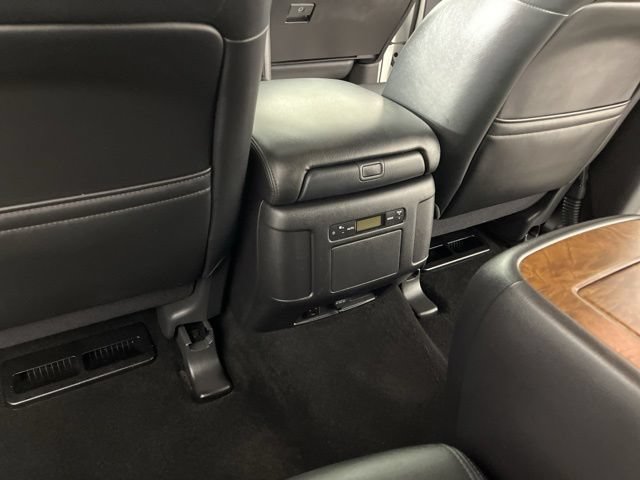 Used 2024 Nissan Armada SL w/ Captain's Chairs Package RWD image 40