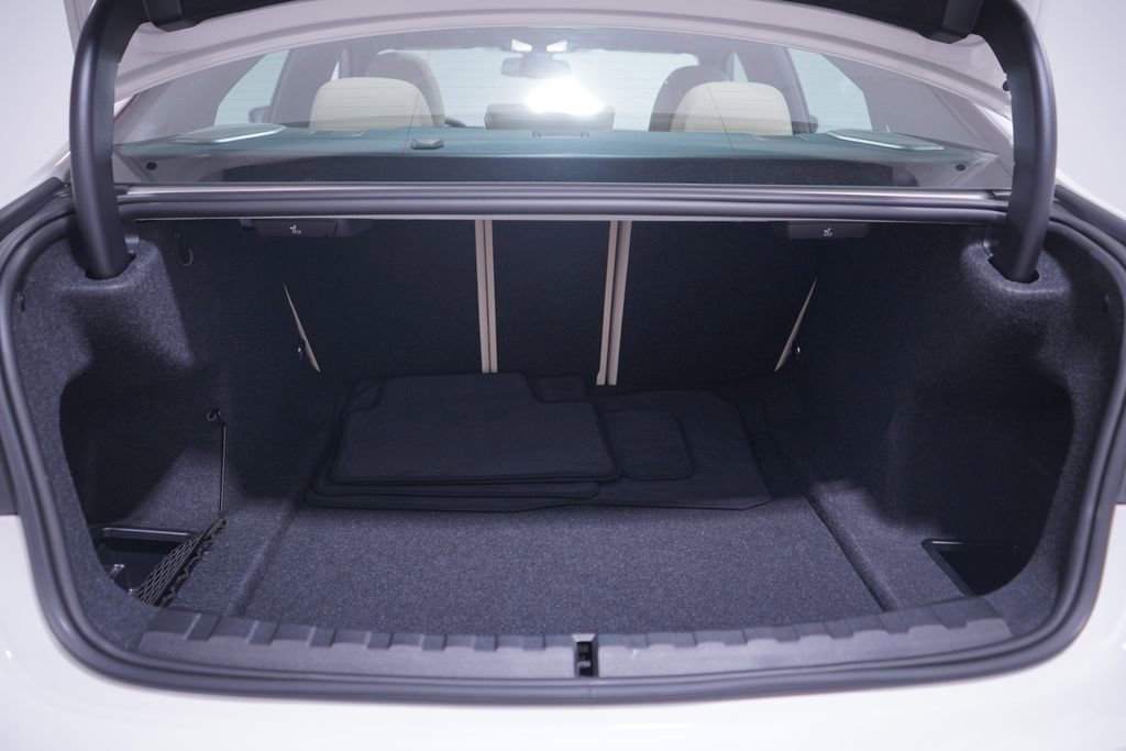 Used 2025 BMW 330i xDrive Sedan image 23
