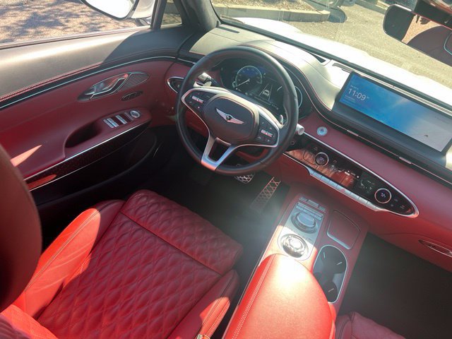 Used 2024 Genesis GV70 3.5T Sport w/ Sport Prestige Package AWD/4WD image 29