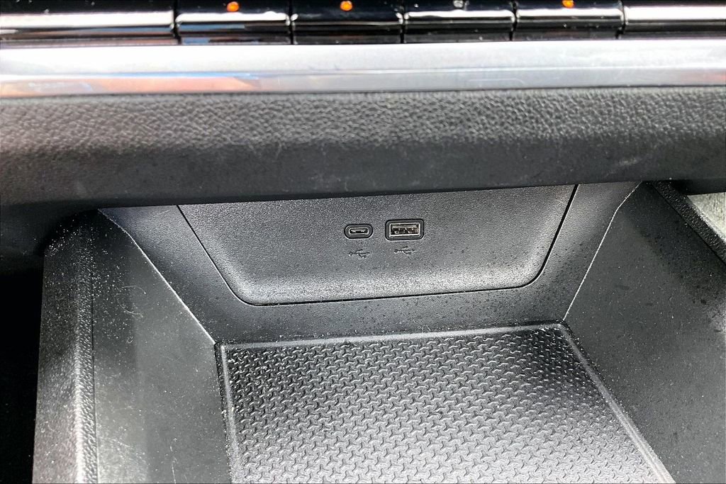 Used 2025 Chevrolet Equinox LT FWD image 32