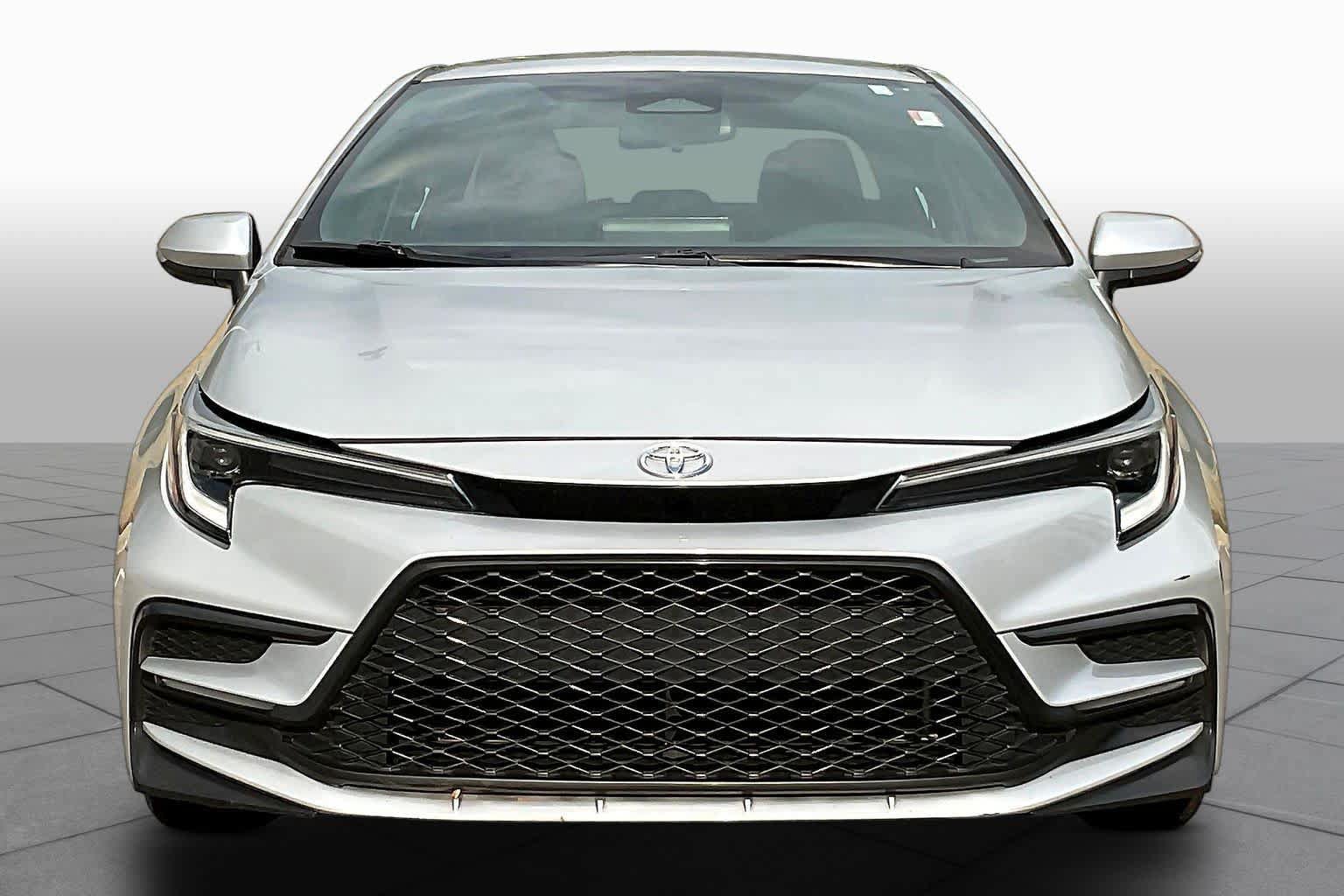 Used 2023 Toyota Corolla SE FWD image 4