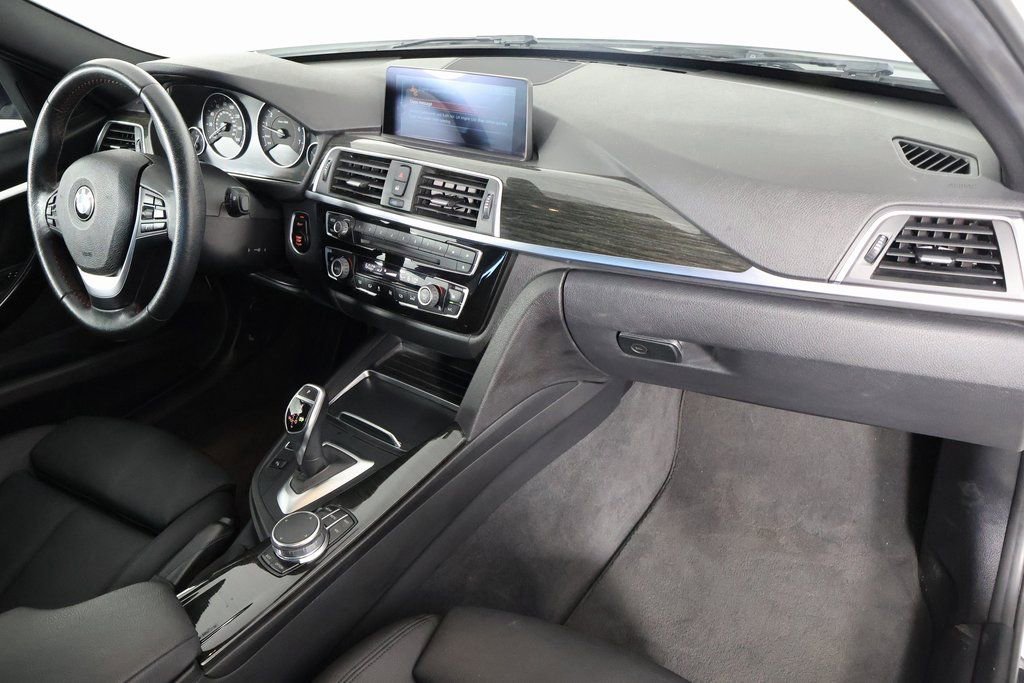 Used 2017 BMW 330i Sedan image 9