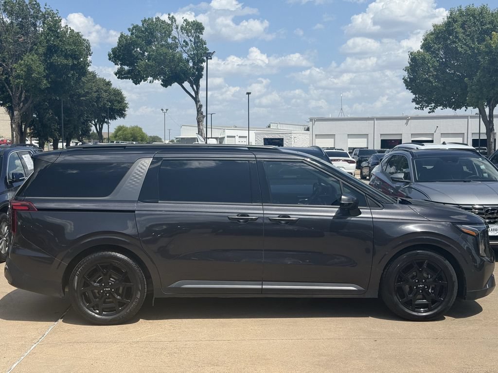 Used 2025 Kia Carnival SX Prestige FWD image 3