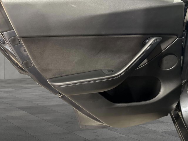 Used 2021 Tesla Model Y Long Range image 23