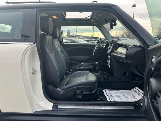 Used 2009 MINI Cooper Hardtop image 16