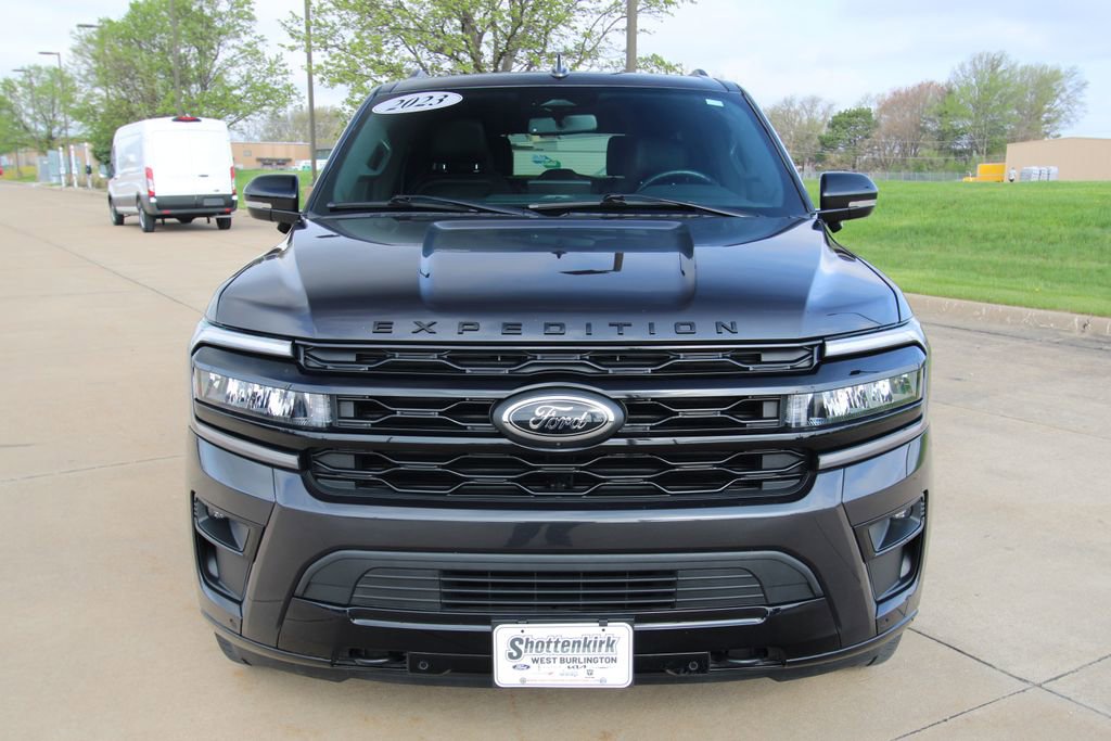 Used 2023 Ford Expedition Max Limited AWD/4WD image 2
