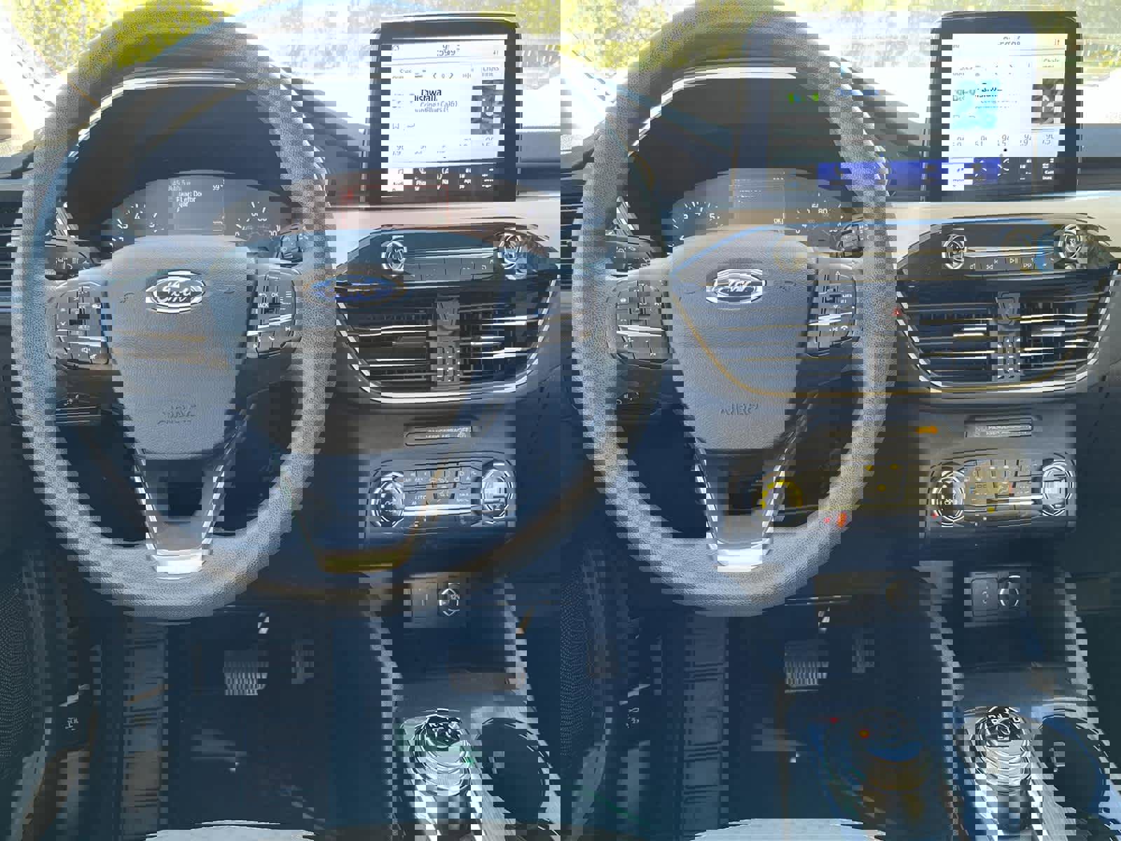 Used 2020 Ford Escape SE image 18