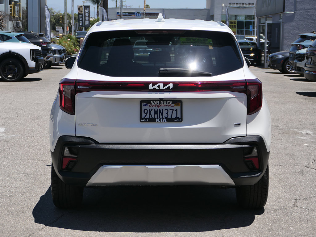 Used 2024 Kia Seltos LX AWD/4WD image 5