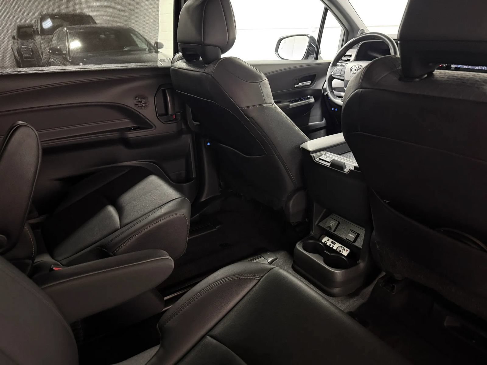 Used 2022 Toyota Sienna XLE Woodland Edition w/ Protection Package (TMS) AWD/4WD image 57