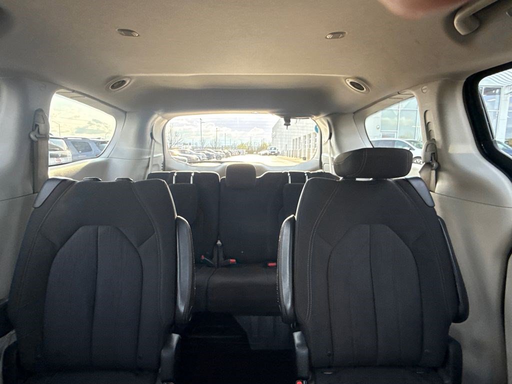 Used 2017 Chrysler Pacifica LX image 20