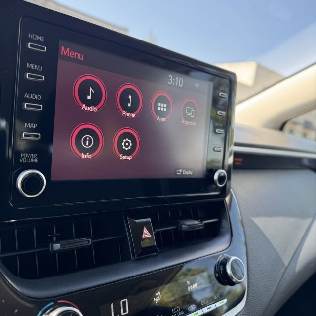 Used 2020 Toyota Corolla LE image 24