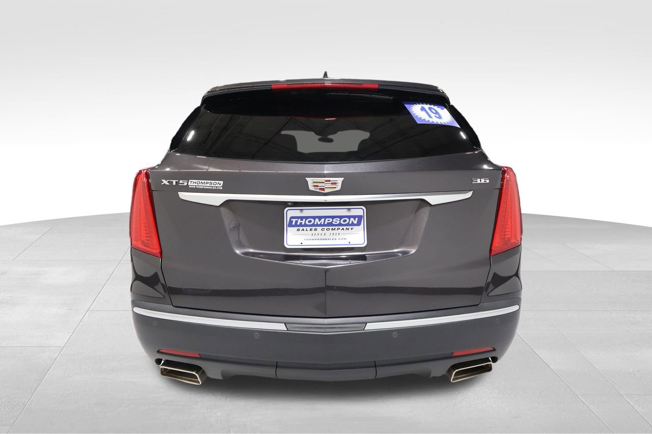 Used 2019 Cadillac XT5 FWD image 3