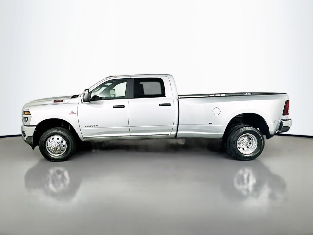 New 2026 RAM 3500 Big Horn AWD/4WD image 4