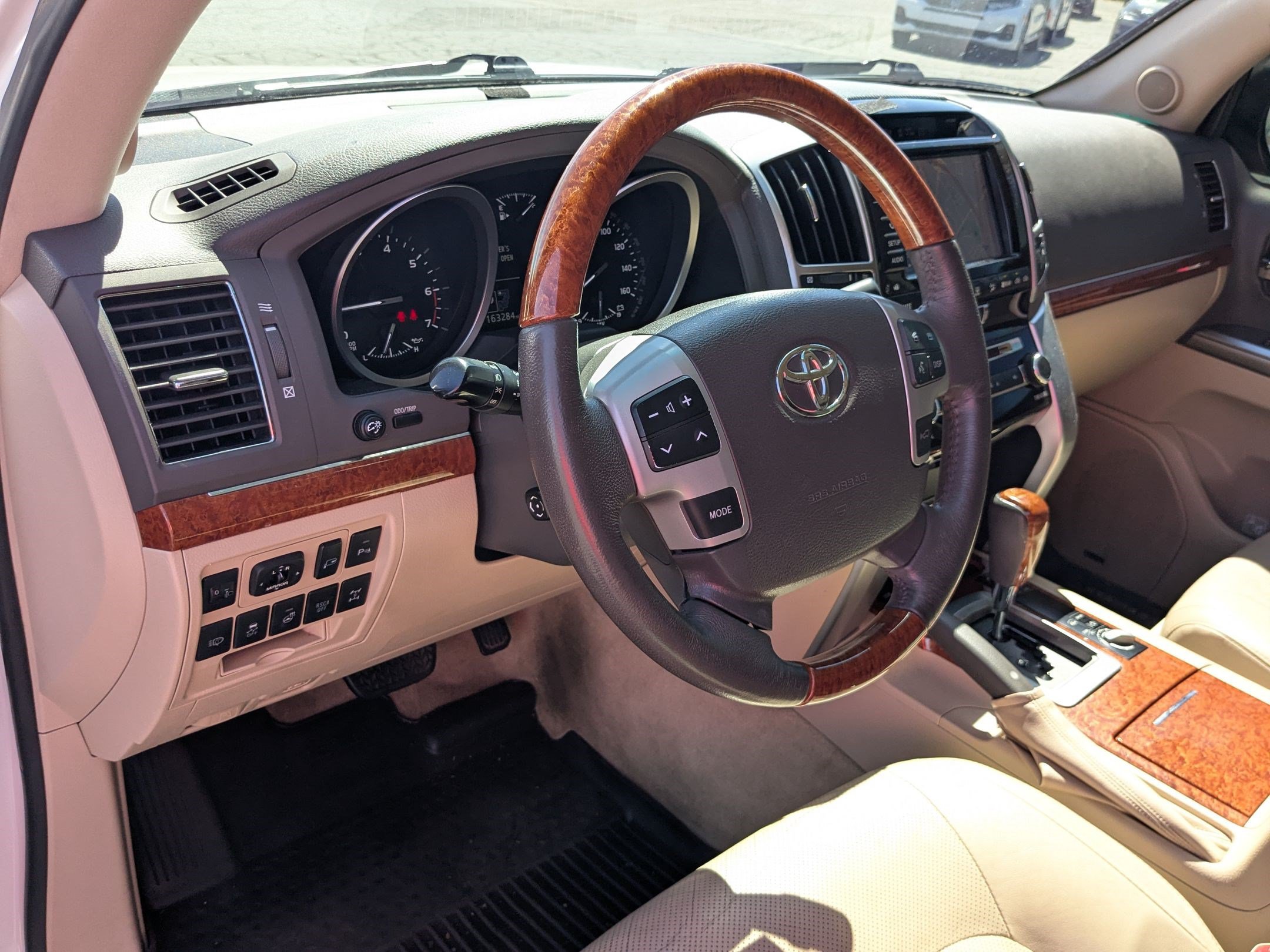 Used 2013 Toyota Land Cruiser AWD/4WD image 17