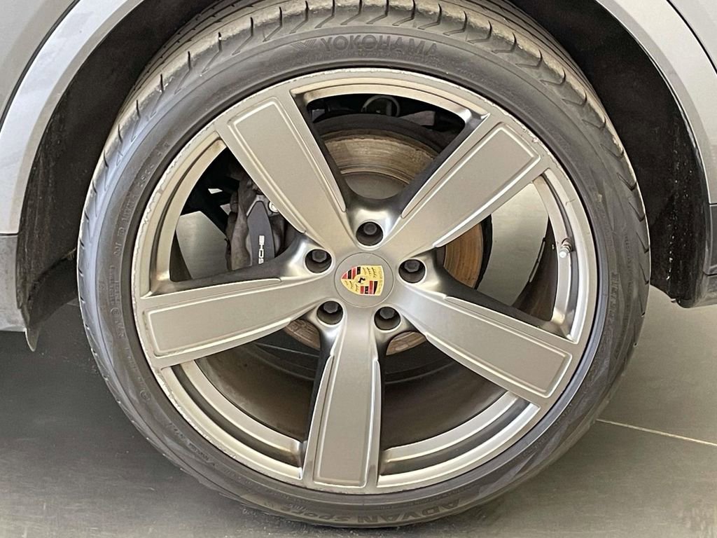 Used 2021 Porsche Cayenne Coupe AWD/4WD image 12