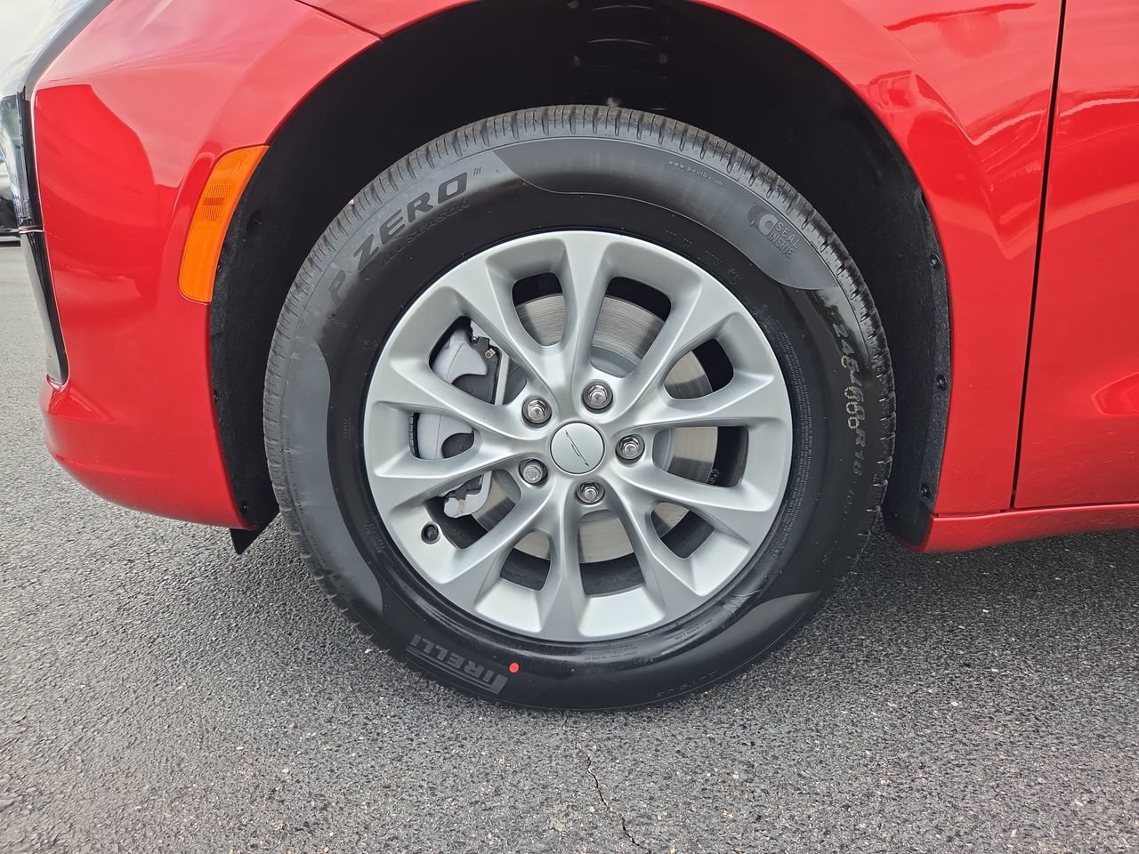New 2027 Chrysler Pacifica Select AWD/4WD image 9