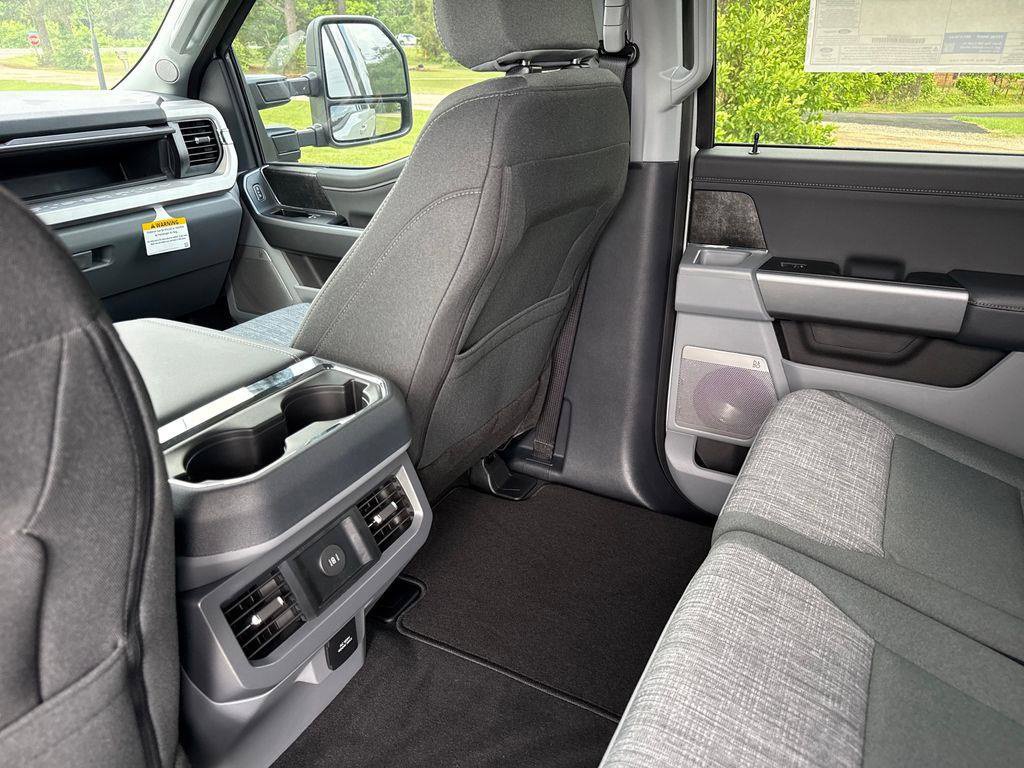New 2026 Ford F250 XLT w/ XLT Premium Package AWD/4WD image 42