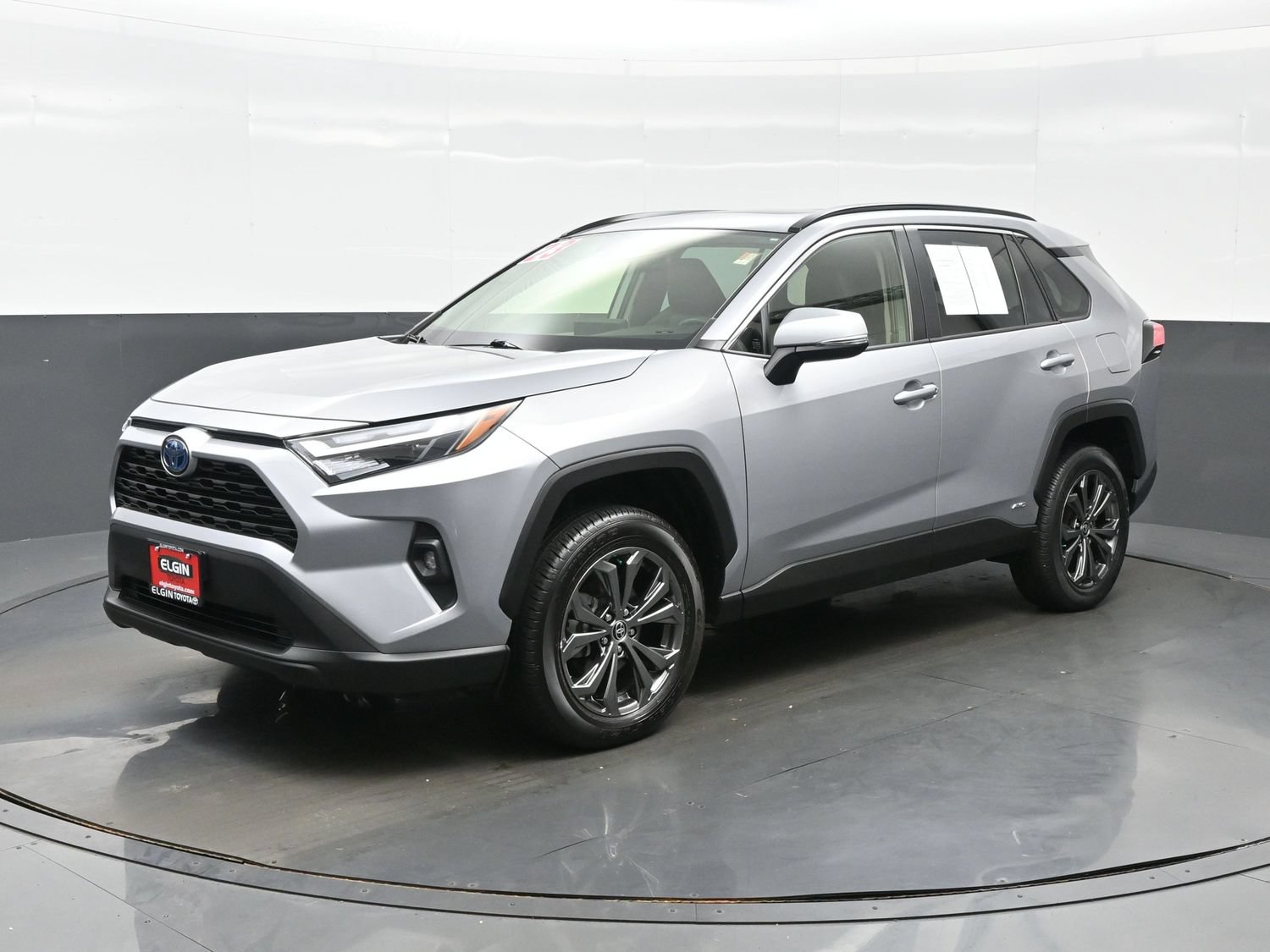 Used 2023 Toyota RAV4 XLE Premium AWD/4WD image 2