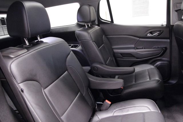 Used 2020 GMC Acadia SLT w/ Driver Alert Package II image 18