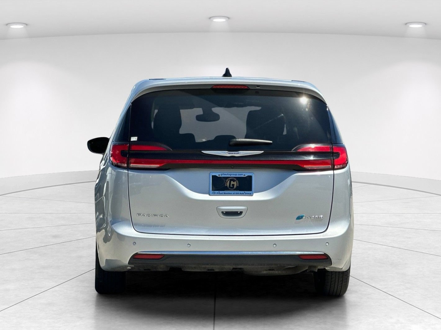 Used 2023 Chrysler Pacifica Touring-L FWD image 5