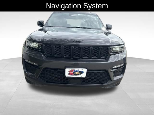 Used 2024 Jeep Grand Cherokee Limited w/ Black Appearance Package AWD/4WD image 2
