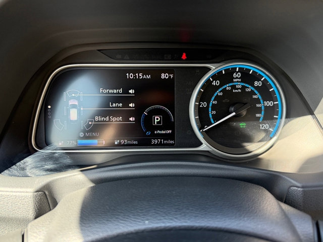 Used 2025 Nissan Leaf S image 19