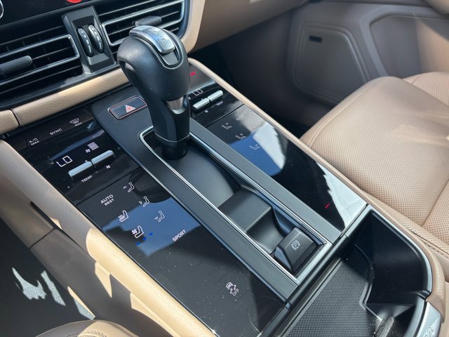 Certified 2025 Porsche Macan image 26