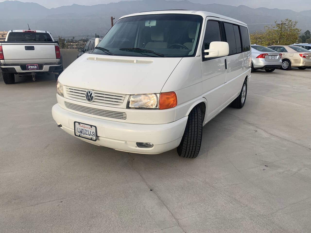 Used 2002 Volkswagen Eurovan MV image 2