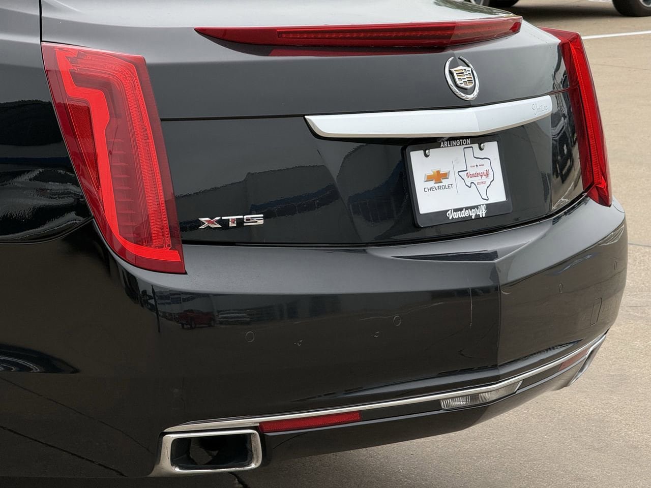 Used 2013 Cadillac XTS Luxury FWD image 6