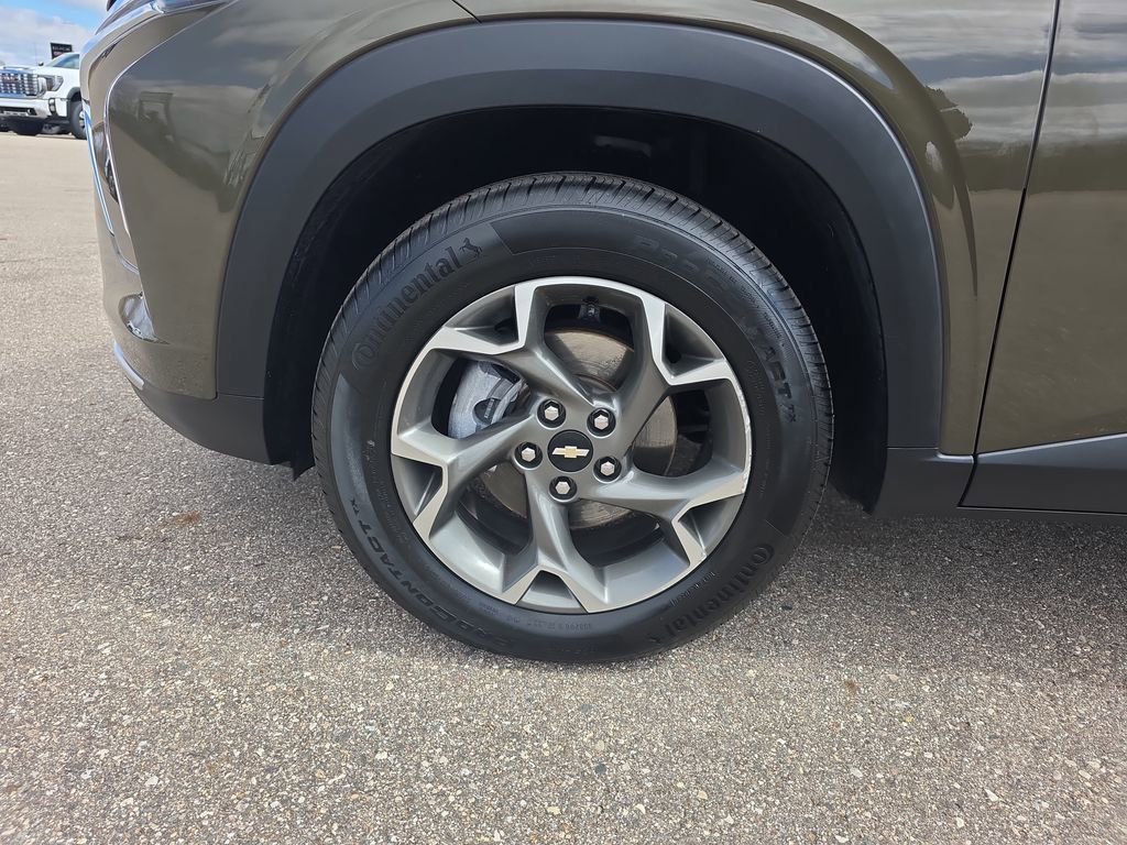 Certified 2024 Chevrolet Trax LT w/ Driver Confidence Package image 37