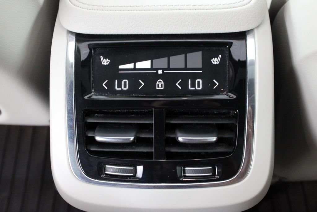 Used 2022 Volvo XC90 T6 Momentum w/ Advanced Package AWD/4WD image 42